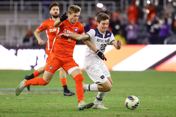 他不仅在比 他不仅在比